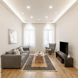Exclusive Csengery In The Heart Of Apartamento