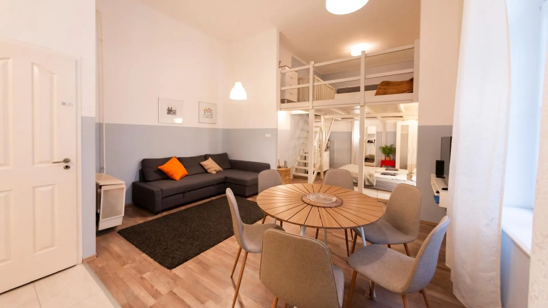 Klau33 Apartment In Party District contacts